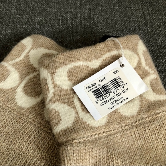 NWT Coach gloves - Picture 2 of 4